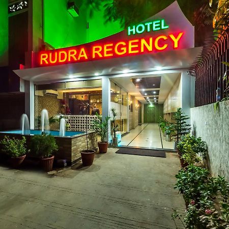 Hotel Rudra Regency อาเมดาบัด ภายนอก รูปภาพ